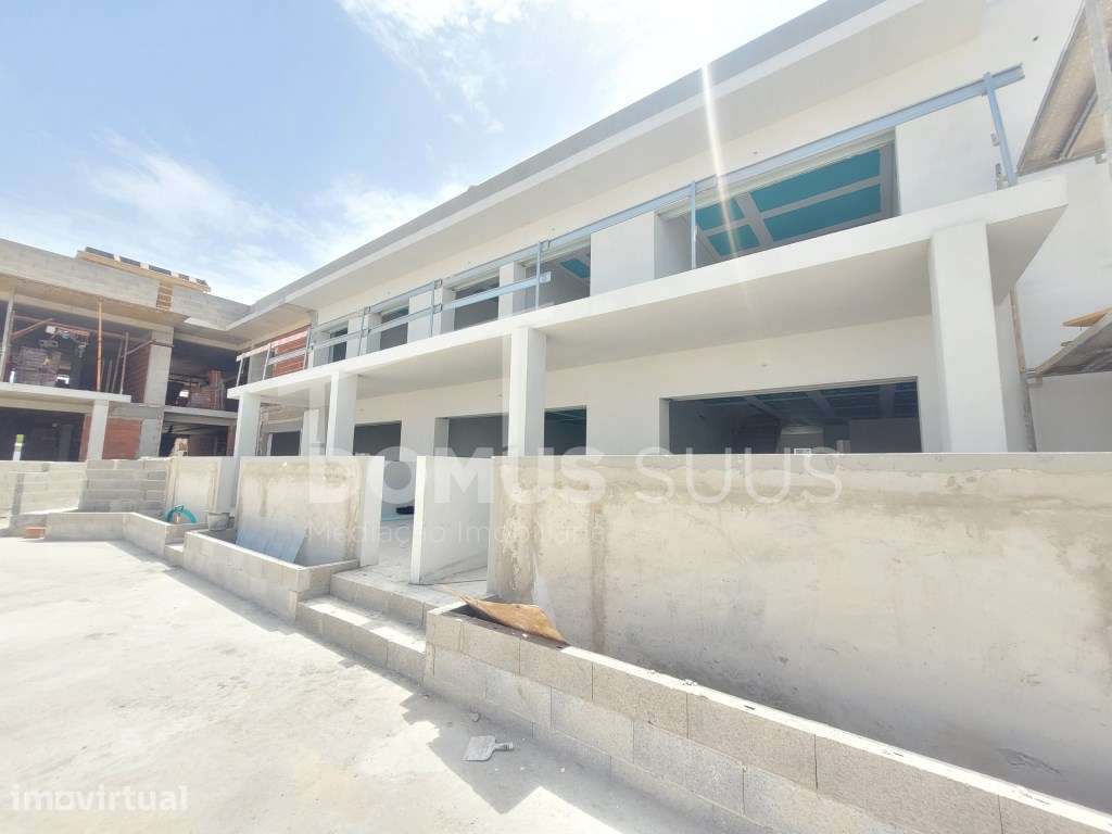 Moradia tipologia T4, inserida em condomínio fechado em construção - Grande imagem: 2/31