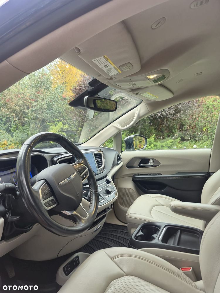 Chrysler Pacifica - 9