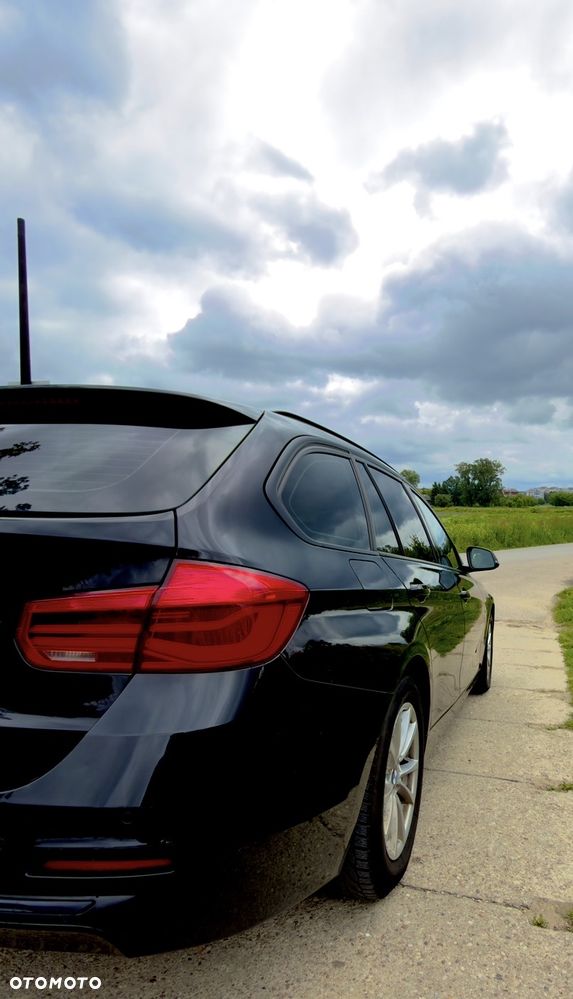 BMW Seria 3 318i Sport Line - 23