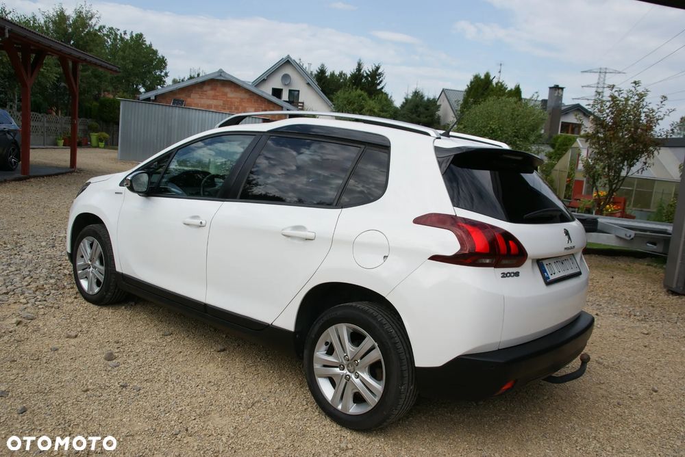 Peugeot 2008 BlueHDi 100 STOP & START Style - 4