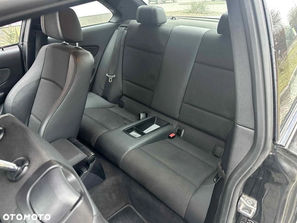 BMW Seria 1 120d - 12