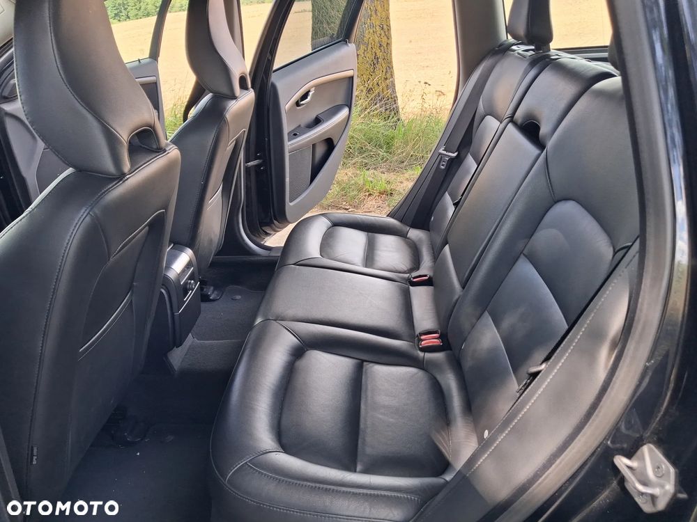 Volvo V70 D2 Momentum - 16