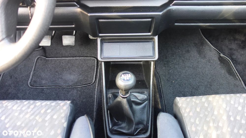 Volkswagen Golf Cabrio 1.8 GL - 22