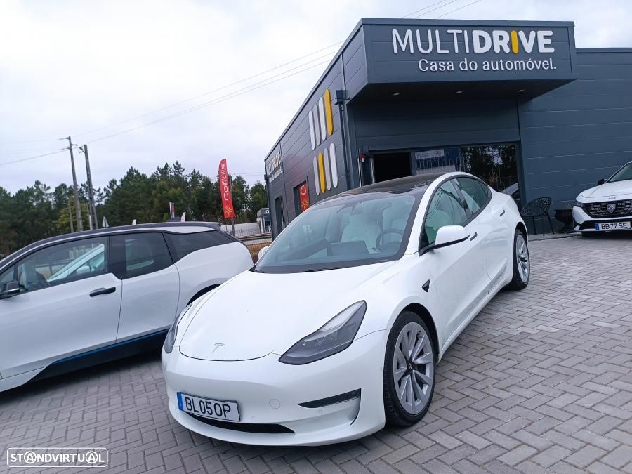 Tesla Model 3 - 1