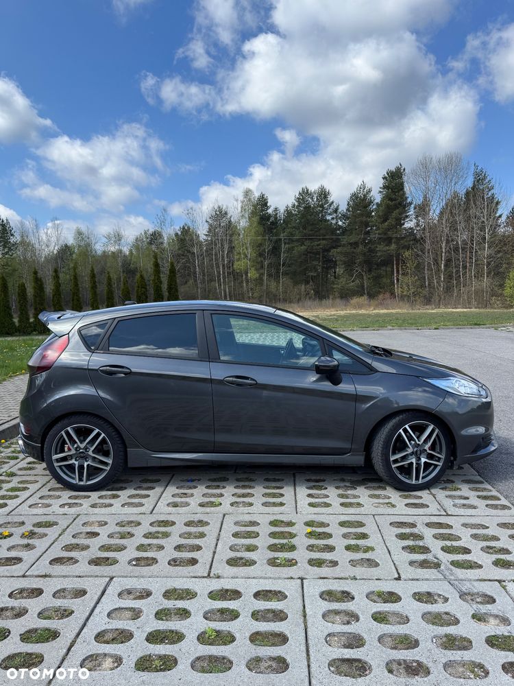 Ford Fiesta ST - 4