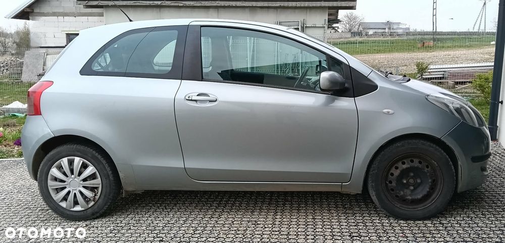 Toyota Yaris 1.3 Luna - 2