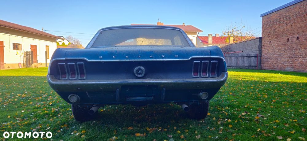 Ford Mustang - 4