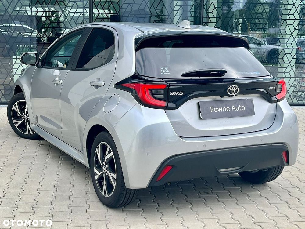 Toyota Yaris Hybrid 1.5 Style - 11