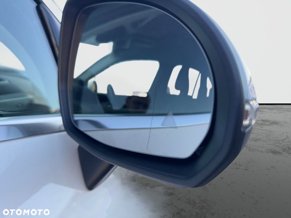 Mercedes-Benz GLC - 12