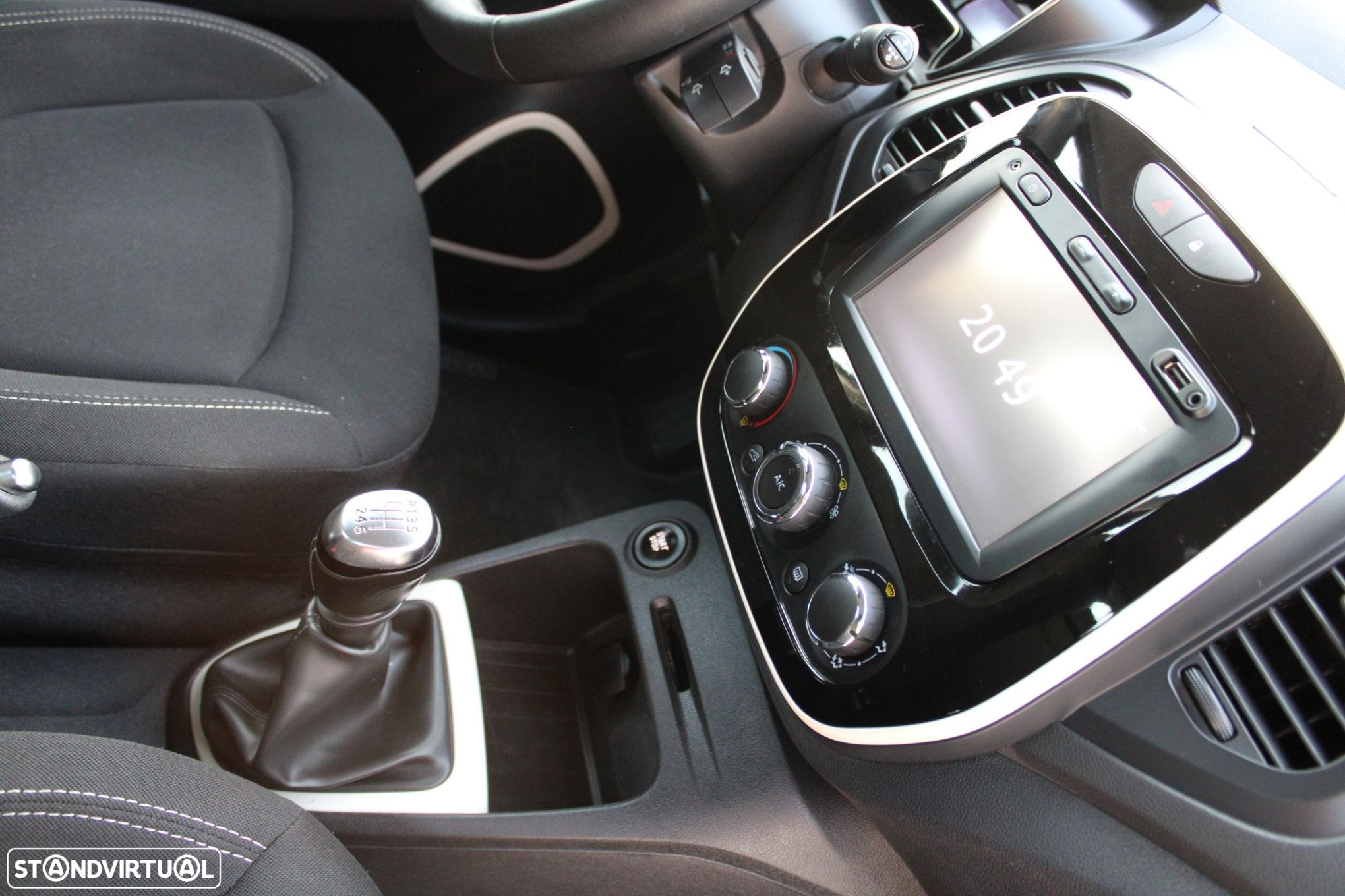 Renault Captur 1.5 dCi Exclusive - 6