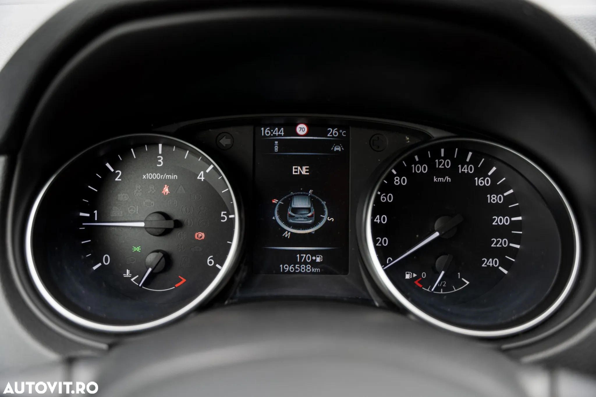 Nissan Qashqai 1.6 DCI Start/Stop N-Connecta - 28