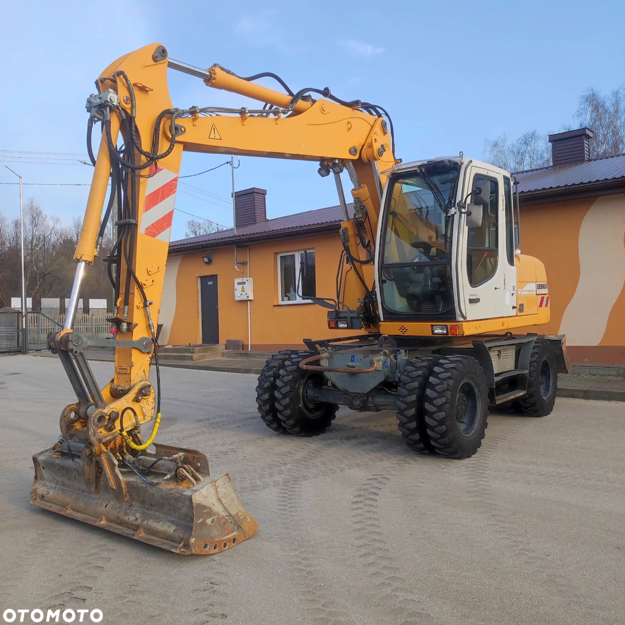 Liebherr 312 - 1