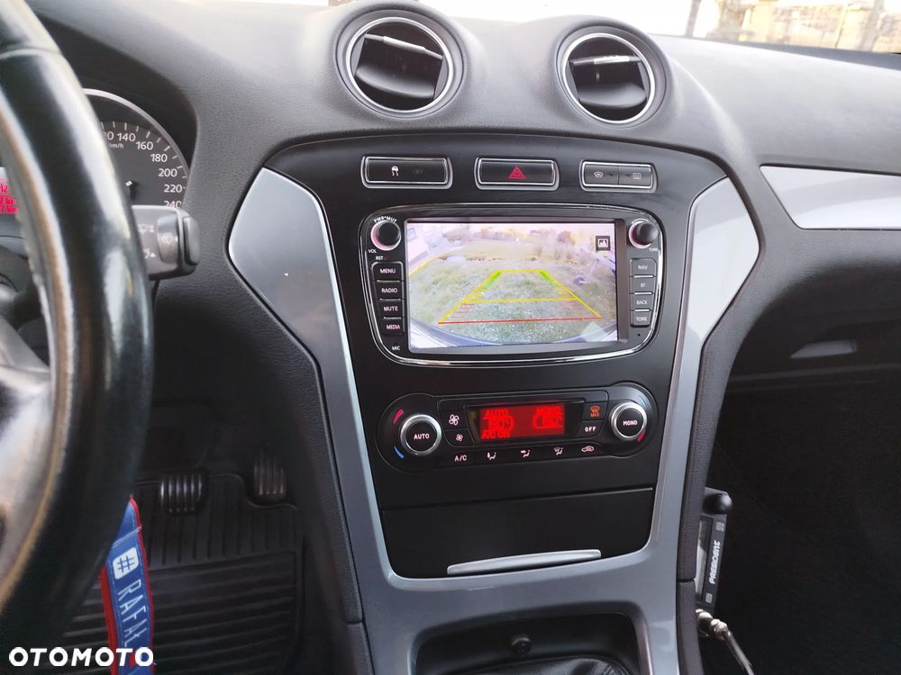 Ford Mondeo - 23
