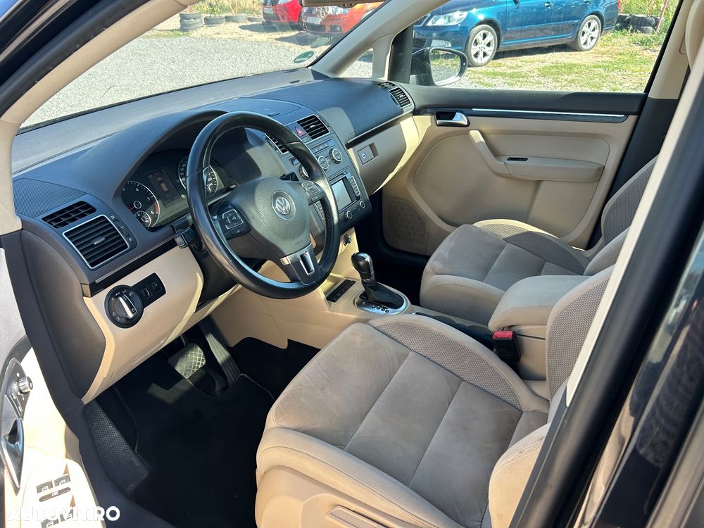Volkswagen Touran 1.6 TDI DSG Highline - 29