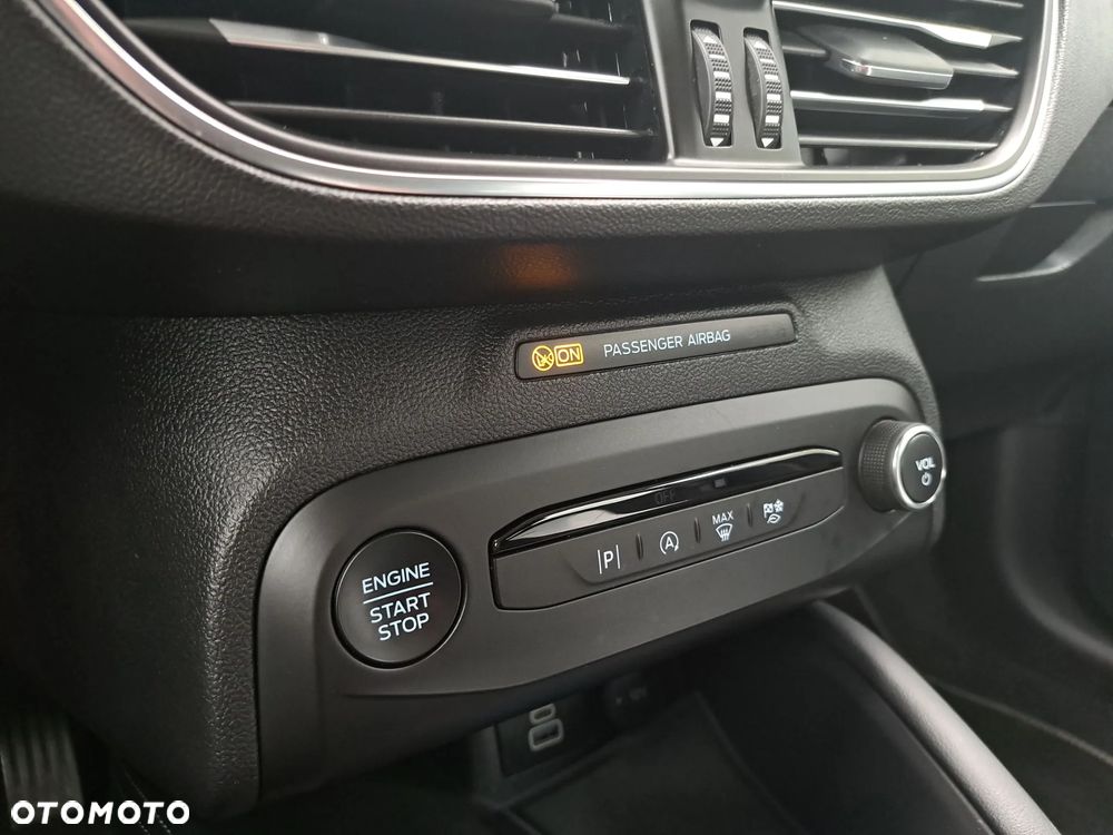 Ford Focus 1.0 EcoBoost mHEV Titanium X - 36