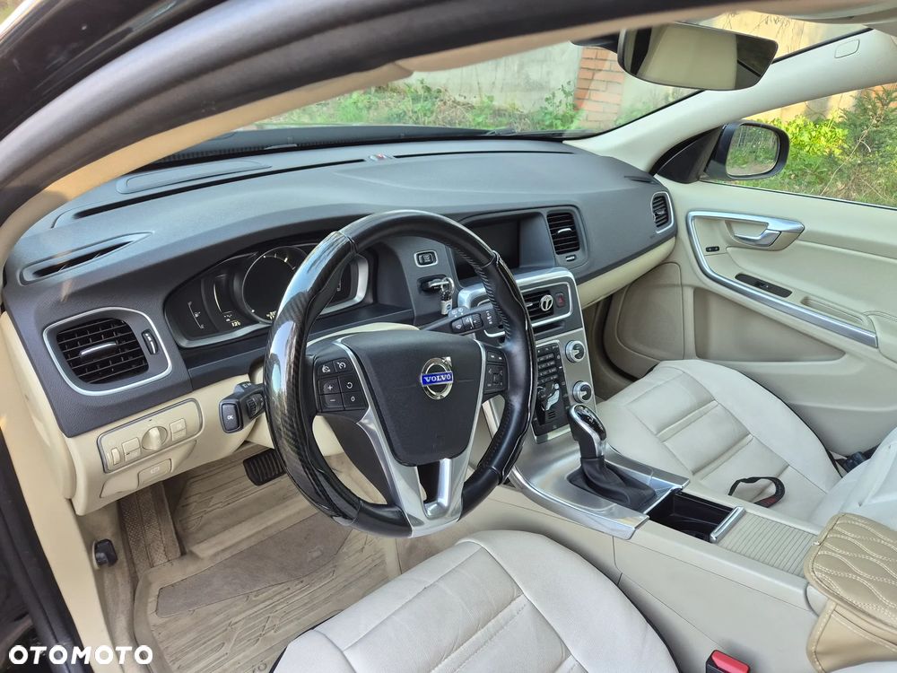 Volvo V60 D2 Geartronic - 10