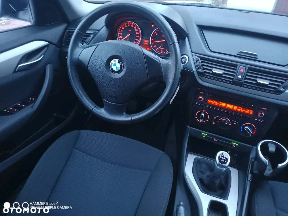 BMW X1 sDrive18i - 11