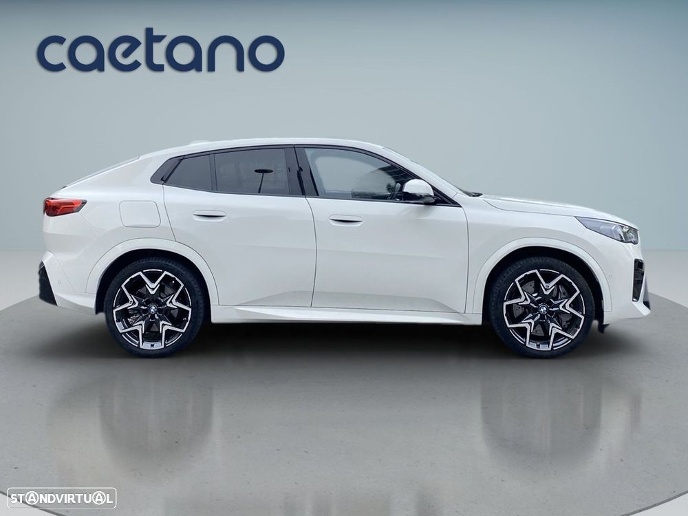 BMW iX2 eDrive20 Pack Desportivo M Pro - 22