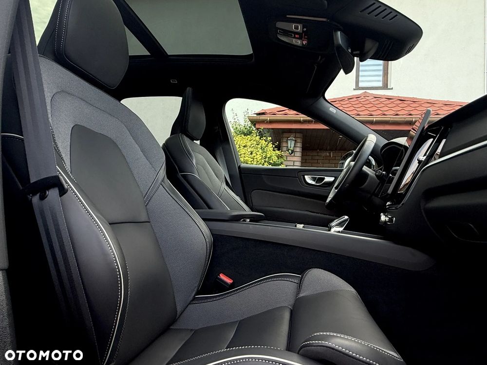 Volvo XC 60 B5 B AWD Geartronic RDesign - 12