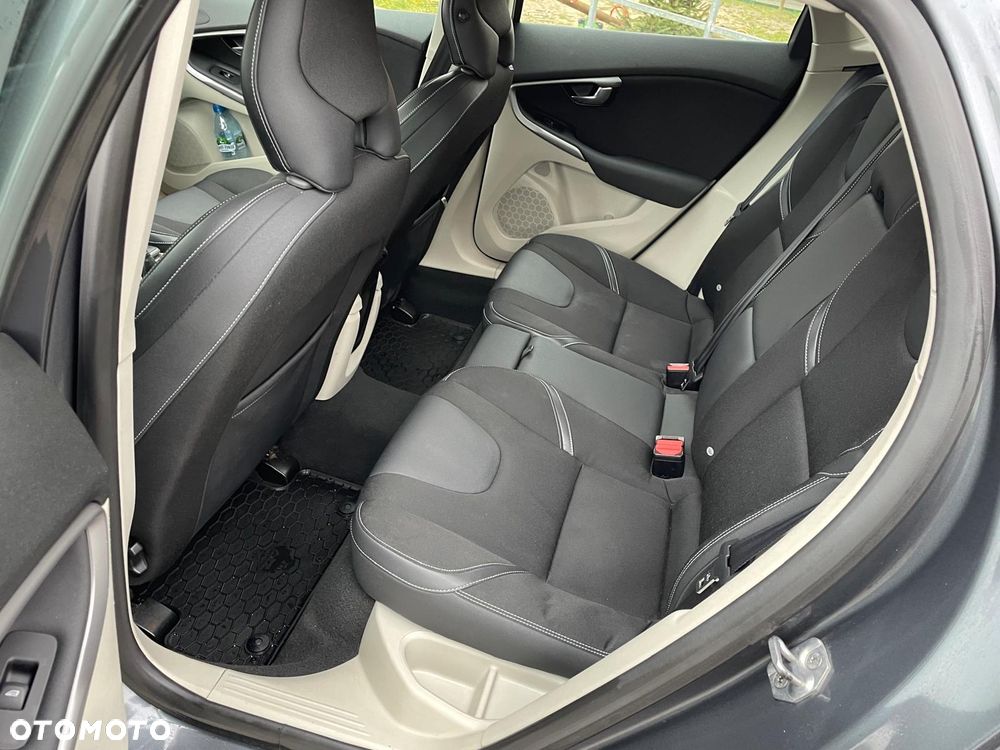 Volvo V40 D2 - 6