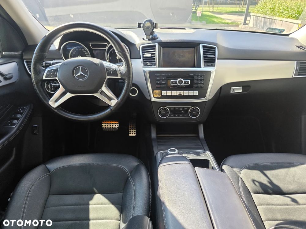 Mercedes-Benz ML - 8