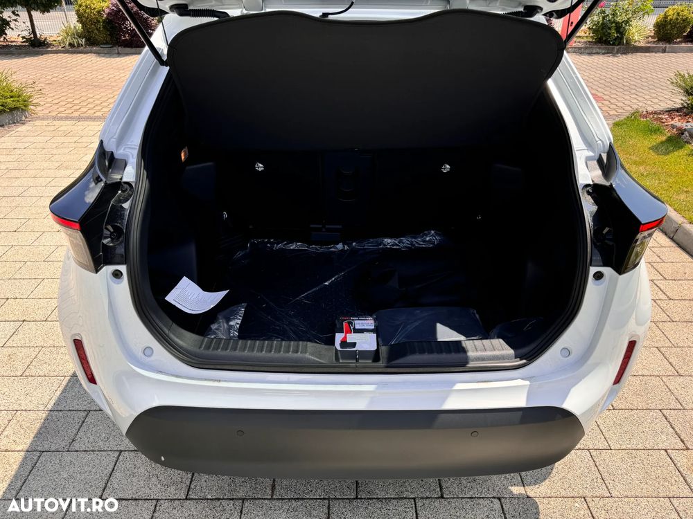 Toyota Yaris 1.5 VVT-i HSD Dynamic Bi-tone - 28