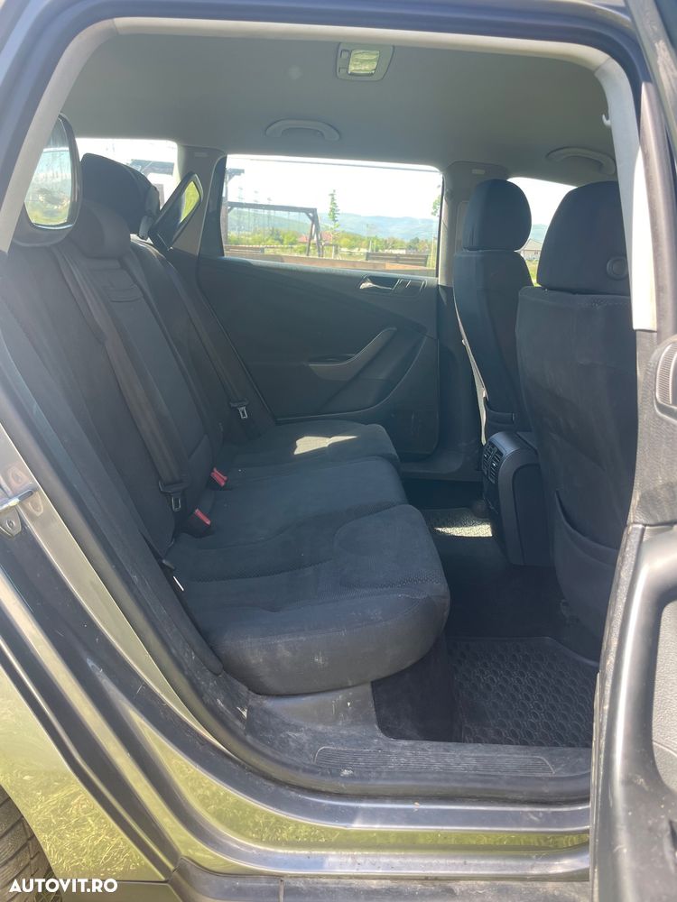 Volkswagen Passat 1.9 TDI Comfortline - 6