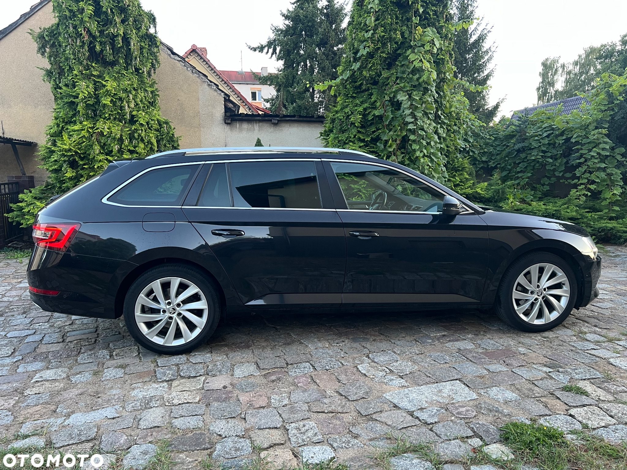 Skoda Superb 2.0 TDI Ambition DSG7 - 8
