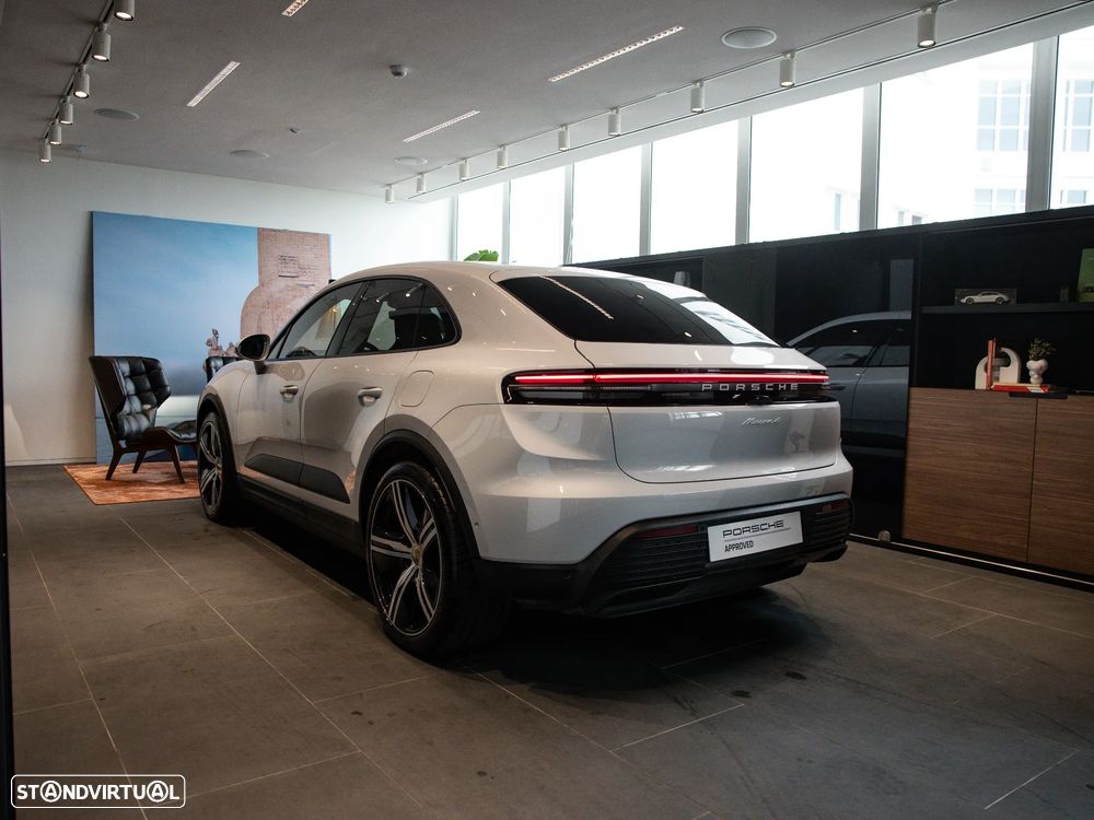 Porsche Macan Electric 4 - 10