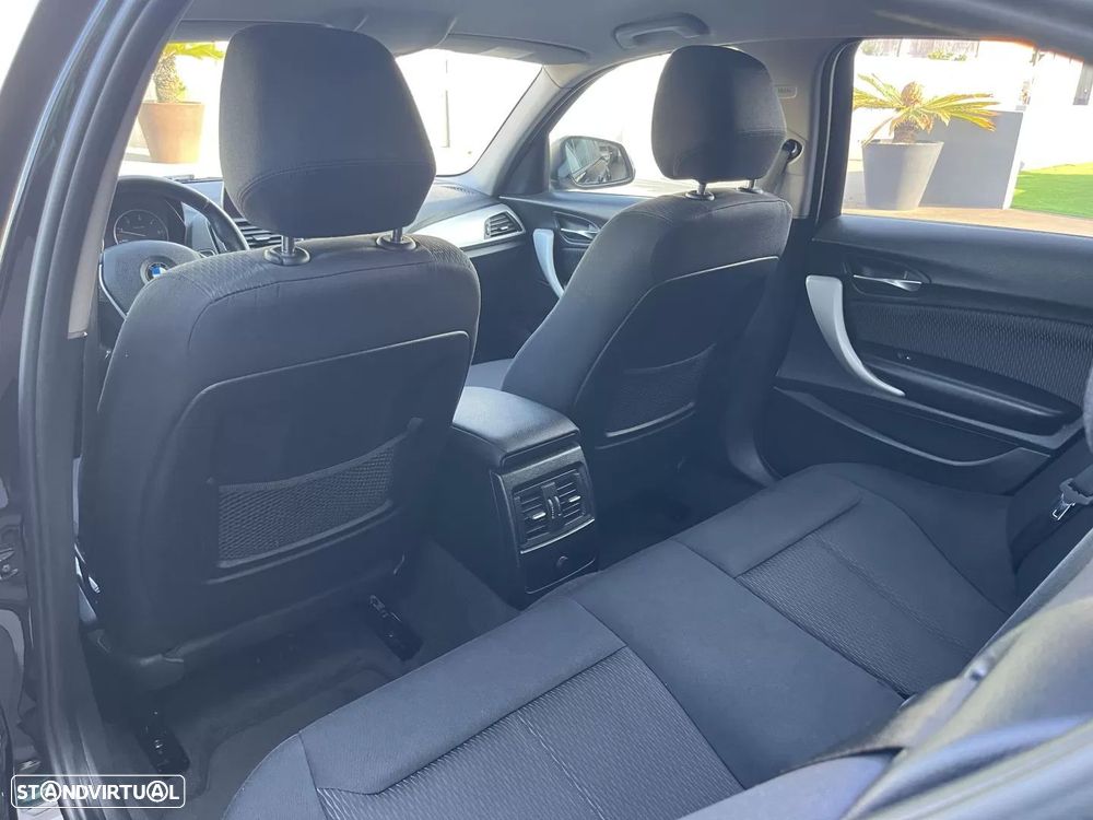 BMW 116 dA Line Sport - 24