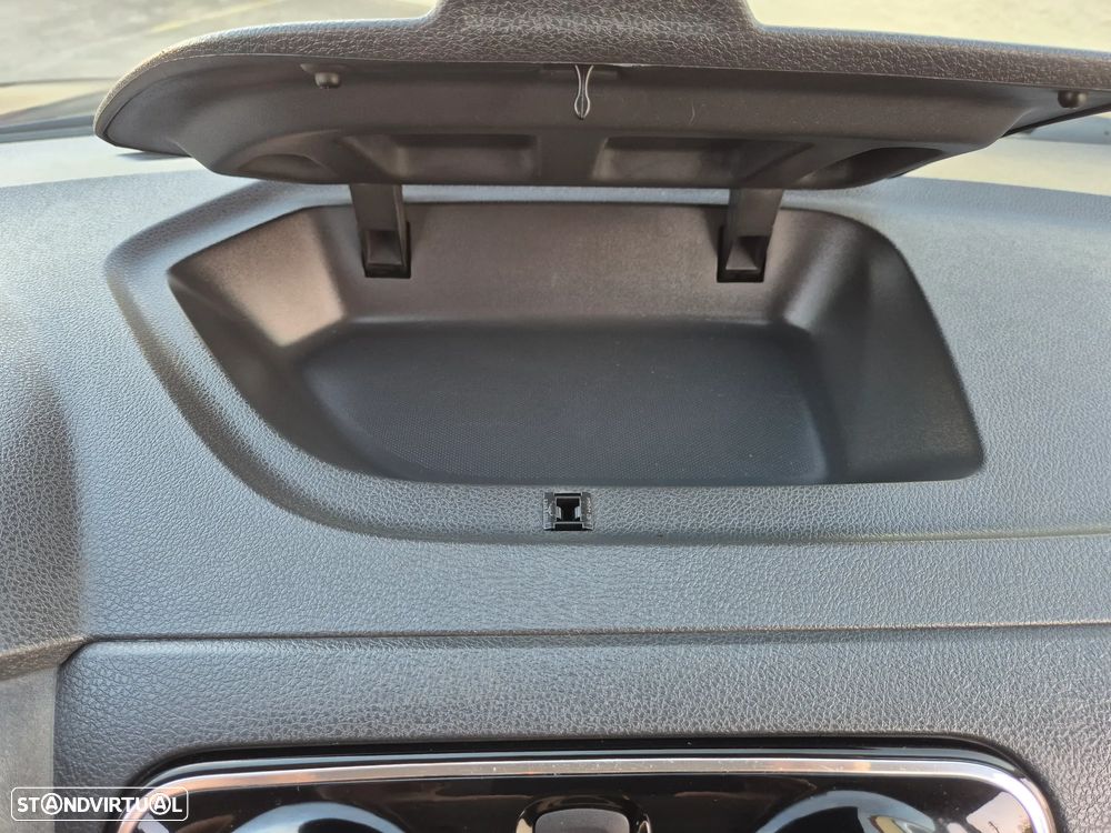 Dacia Lodgy 1.5 dCi SL 10 Anos 7L - 28