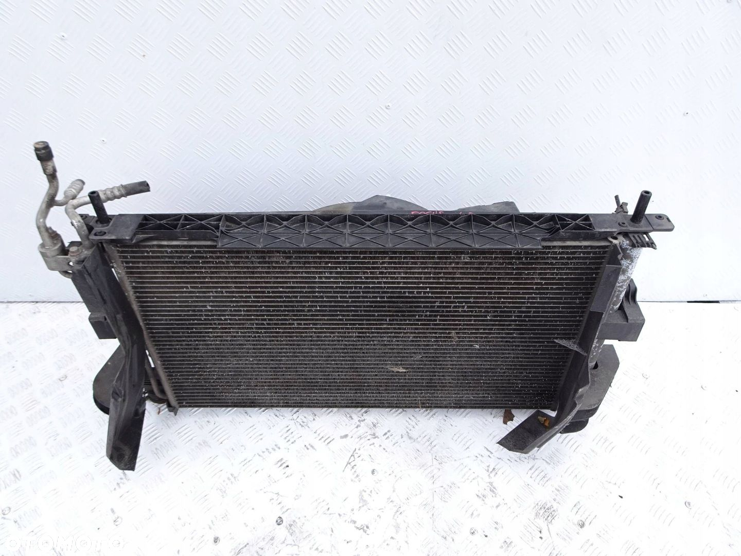 Chłodnica wody  wentylator Ford Focus MK3 1.6 Benzyna - 2