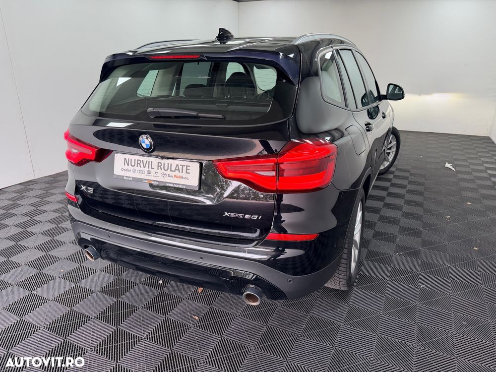 BMW X3 xDrive20i AT - 9