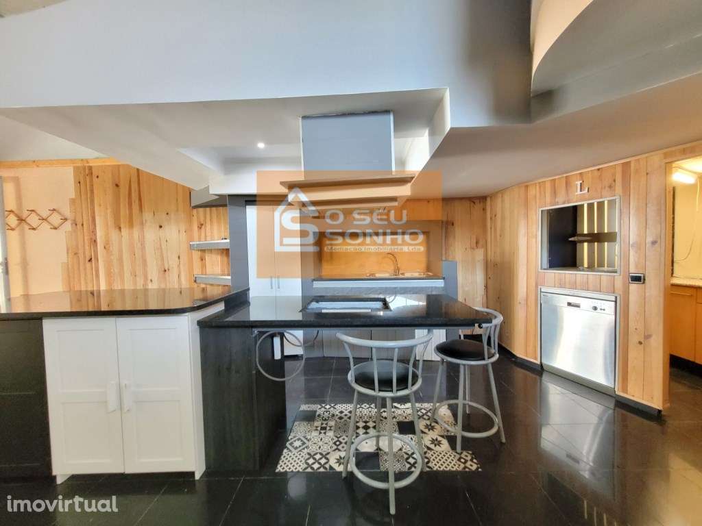 Prédio Urbano no Centro de São Brás de Alportel - Grande imagem: 4/29