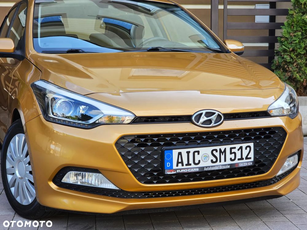 Hyundai i20 blue 1.2 YES Gold - 12