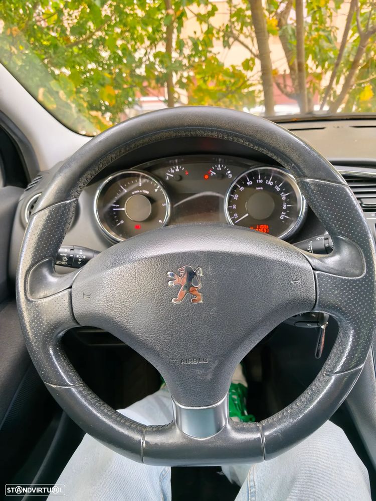 Peugeot 3008 1.6 HDi Executive - 12