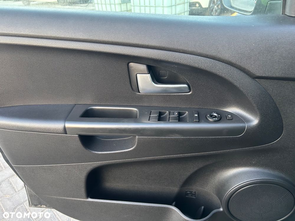Kia Venga - 12