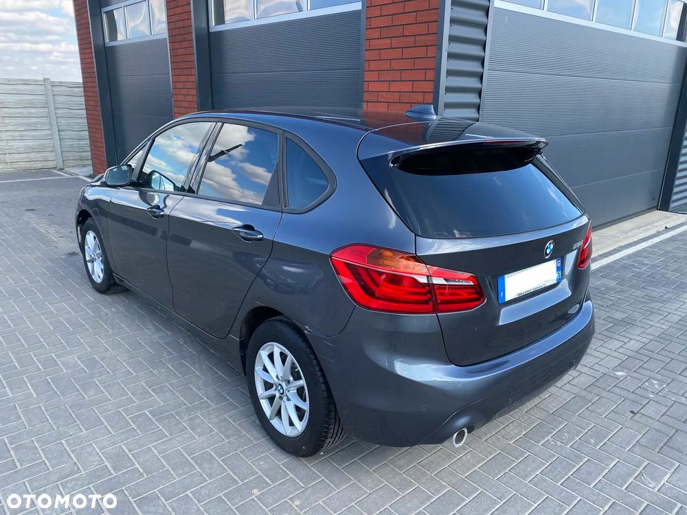 BMW Seria 2 216d - 6