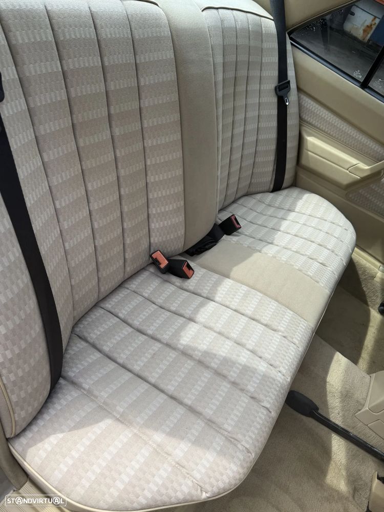 Mercedes-Benz 190 - 12