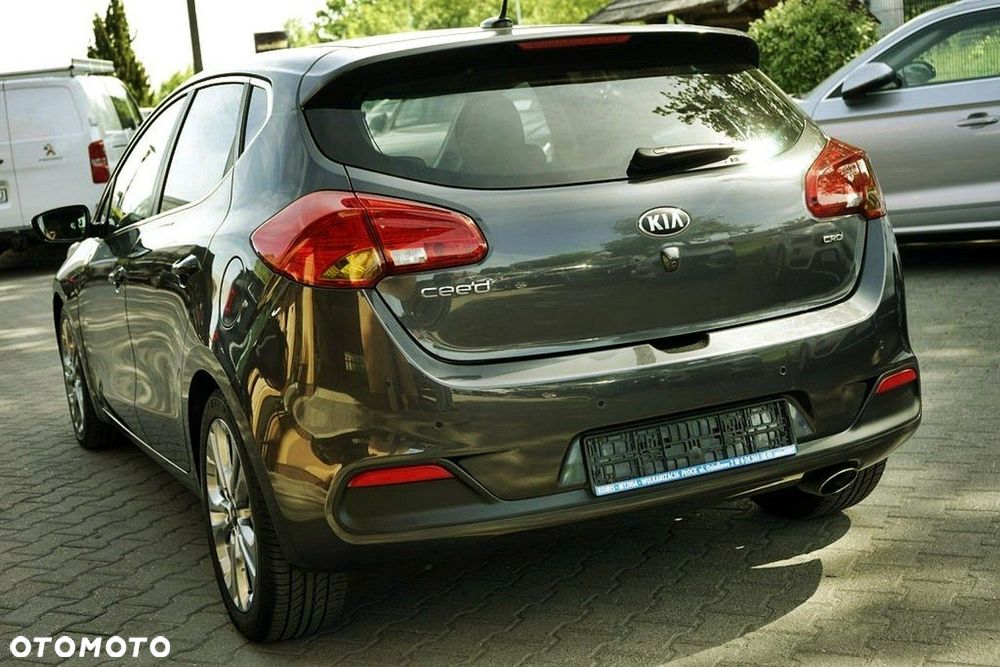 Kia Ceed - 4