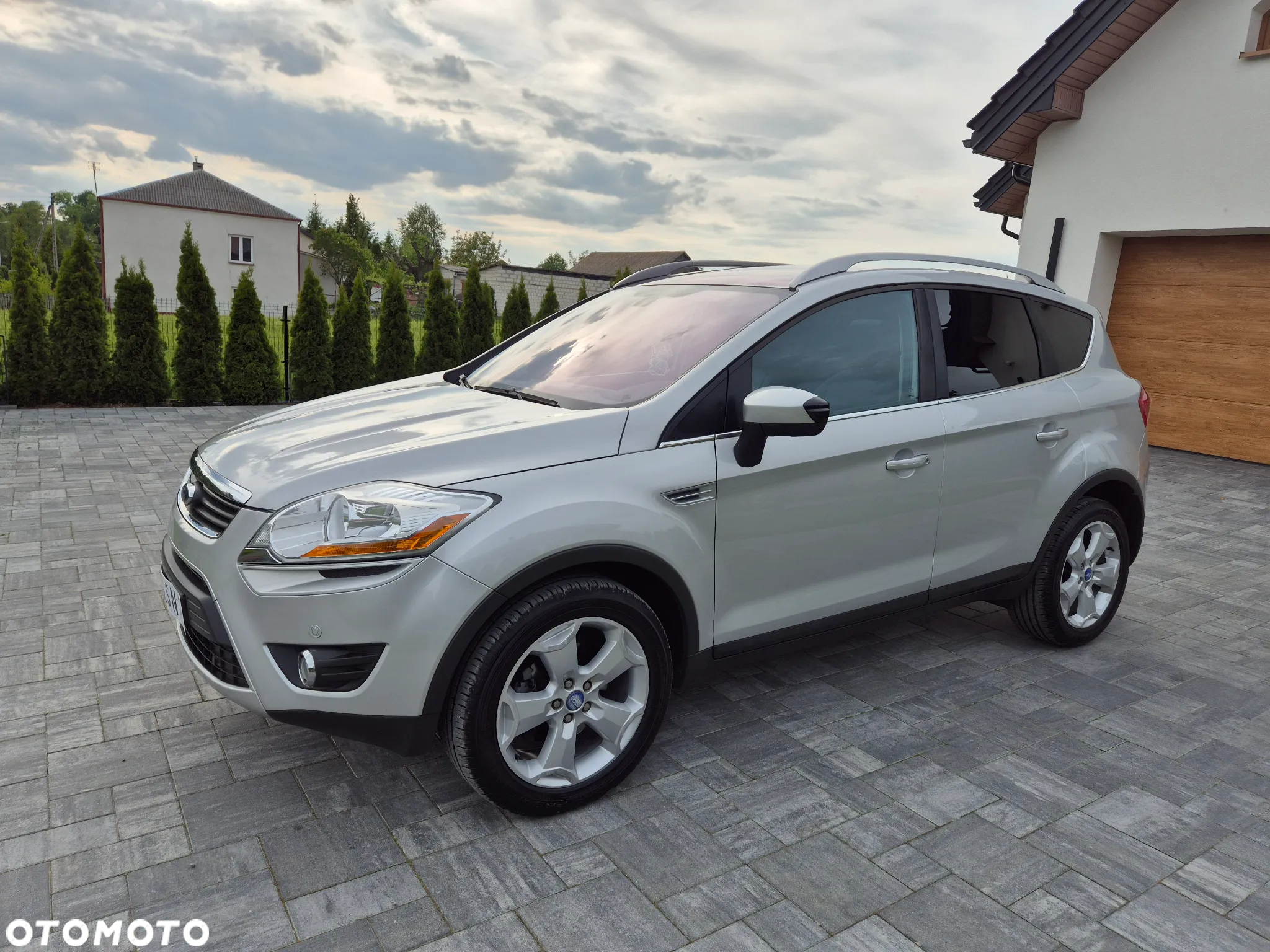 Ford Kuga 2.0 TDCi 2x4 Titanium - 30