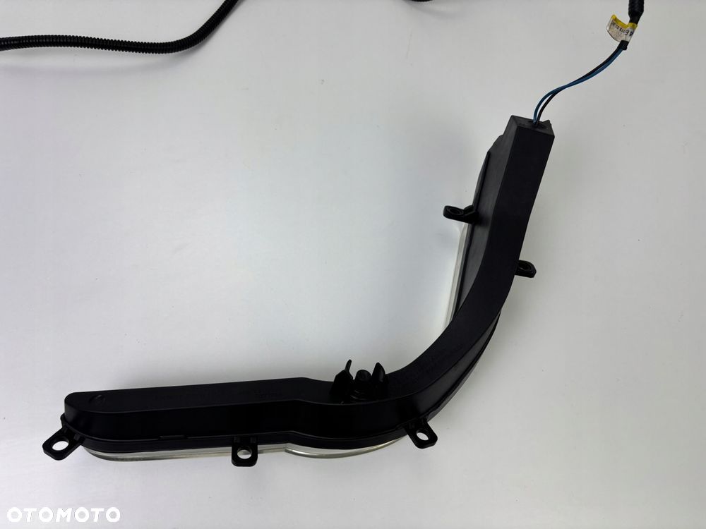 Przednia prawa lampa postojowa LED TGB Blade 550 600 Oryginał - 13