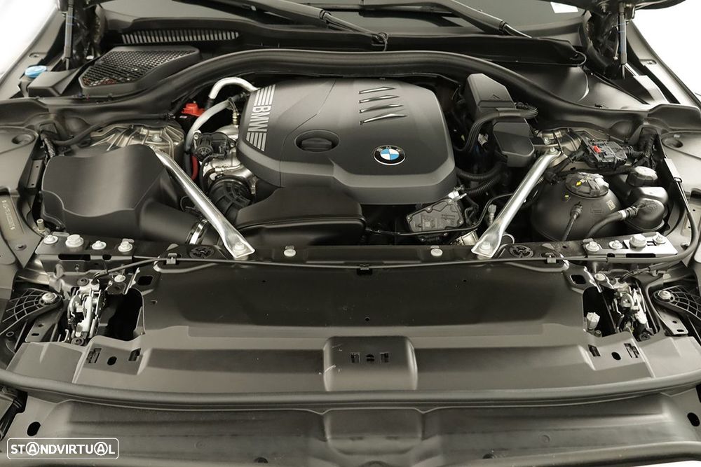 BMW 520 d Pack Desportivo M - 33