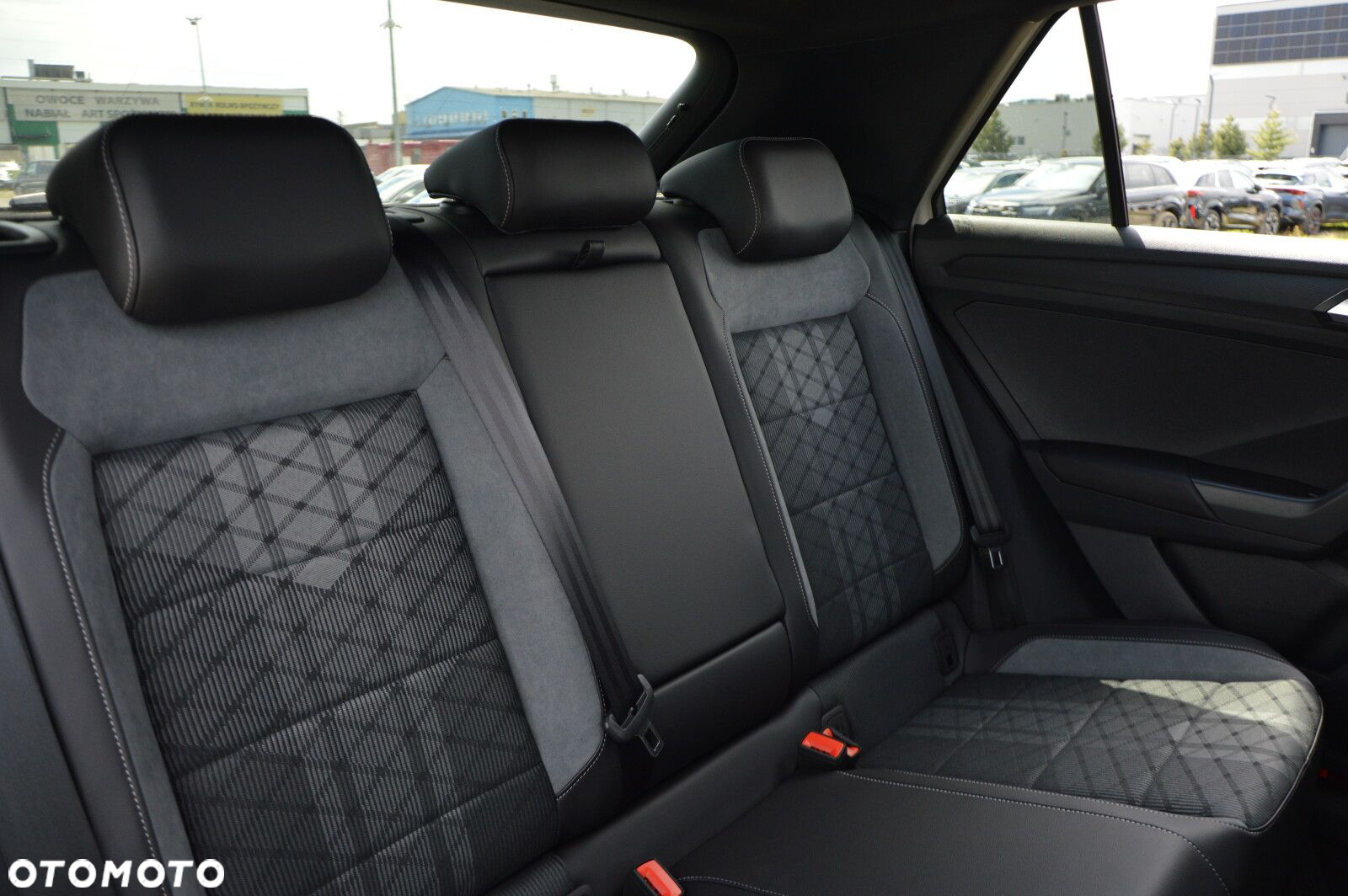 Volkswagen T-Roc - 14
