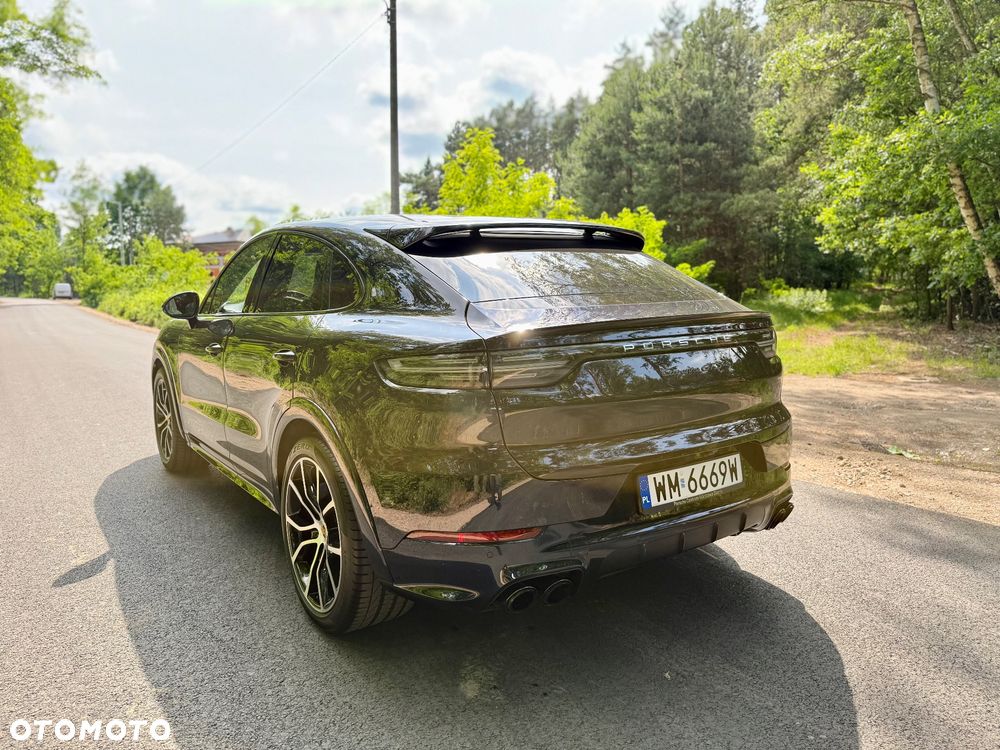 Porsche Cayenne Coupe GTS - 6