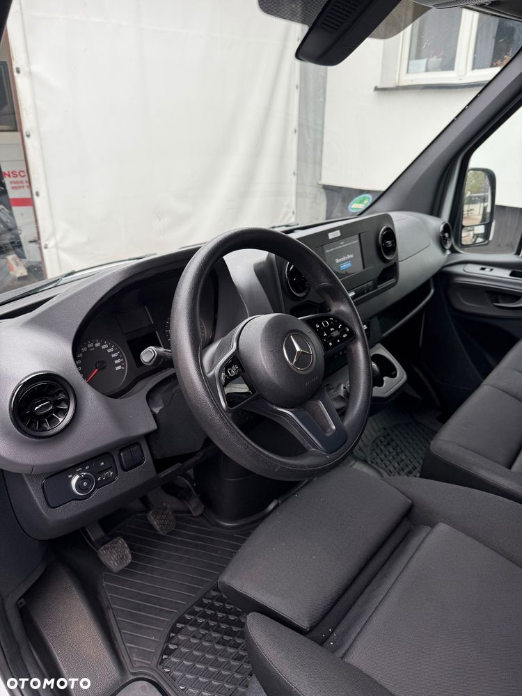Mercedes-Benz Sprinter - 18