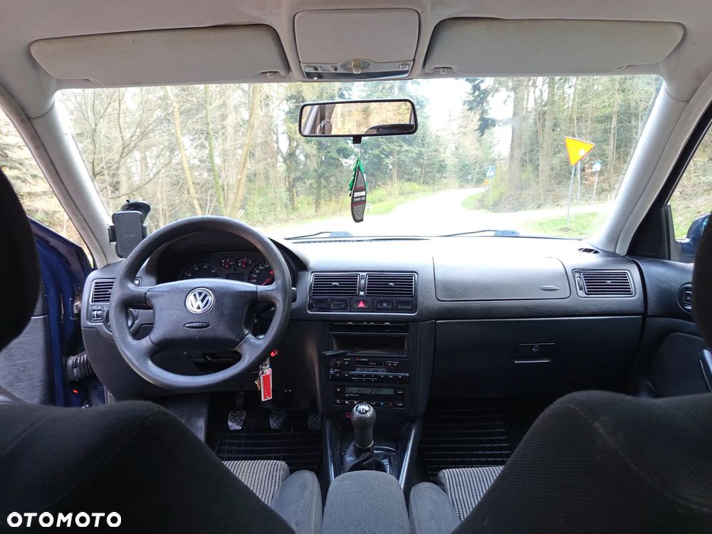 Volkswagen Golf 1.6 - 8