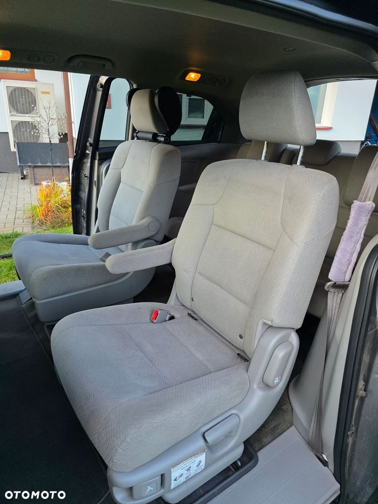 Honda Odyssey 3.5 LX - 16