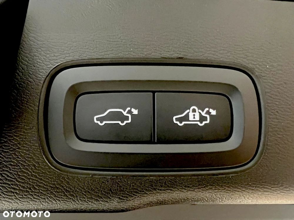 Volvo XC 60 T8 Plug-In Hybrid AWD Ultimate Black Edition - 33