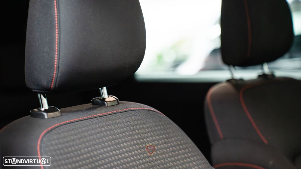 Ford Kuga 1.5 EcoBoost ST-LINE - 42